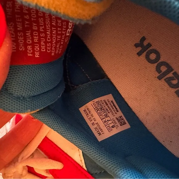 Fun Reebok Sneakers! Size 40.5 - Picture 5 of 5